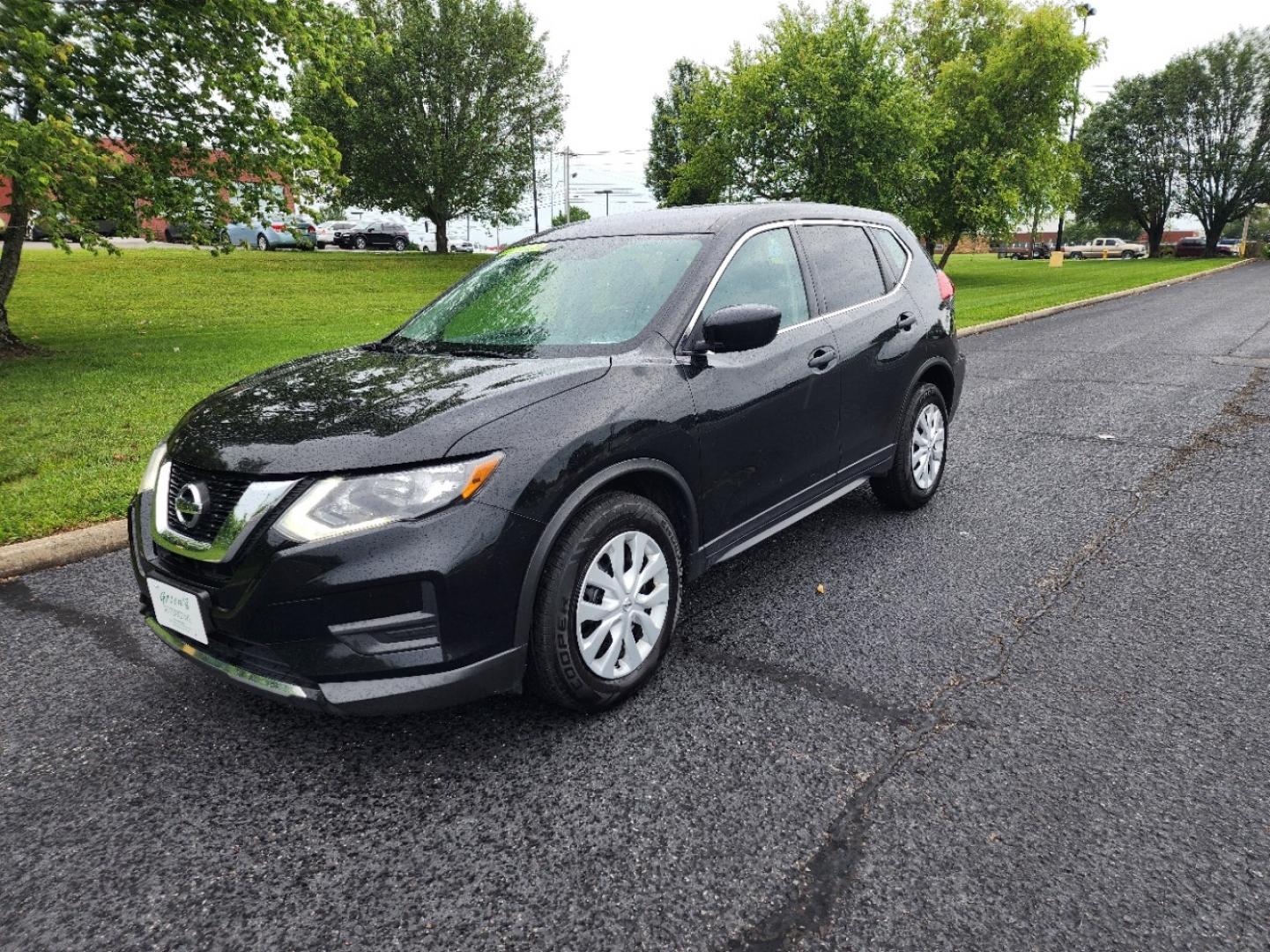 2017 BLACK /Black Nissan Rogue S FWD (KNMAT2MT6HP) with an 2.5L L4 DOHC 16V engine, CVT transmission, located at 1221 Madison St., Shelbyville, TN, 37160, (931) 680-9439, 0.000000, 0.000000 - Photo#0